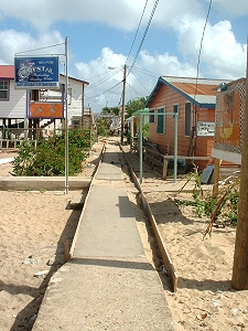 placencia-sidewalk-aug2002